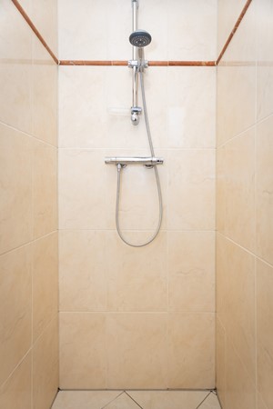 Te koop: Fantastisch vrijstaand woonhuis met 4 slaapkamers én mogelijkheid tot ruime garage!
 Badkamer 3.jpg